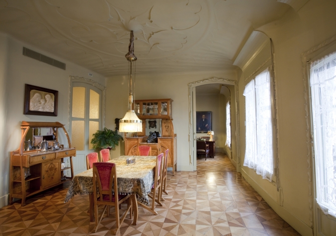 Apartment - Dining Room