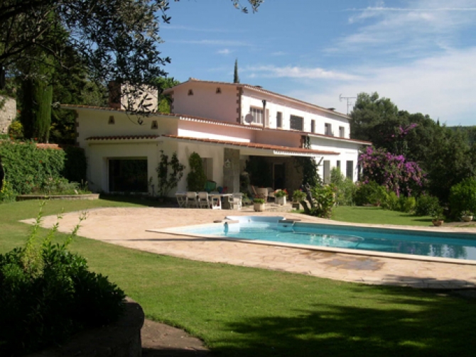 Casa Can Busquet Jardín y Piscina