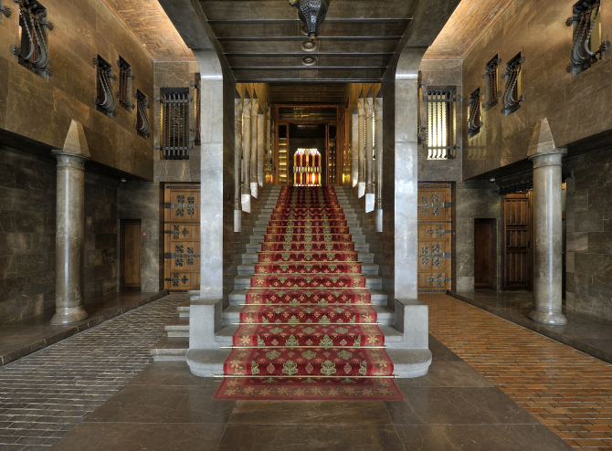 Entrada principal @Palau Güell- Diputació de Barcelona. Fotografia: Montserrat Baldomà