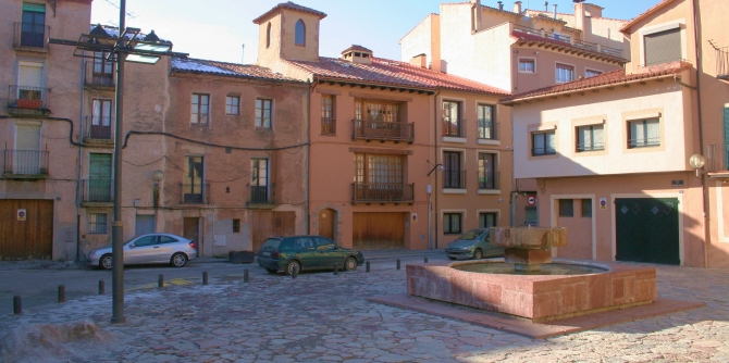 Plaça de l'Abadessa Emma 