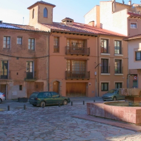 Plaça de l'Abadessa Emma 